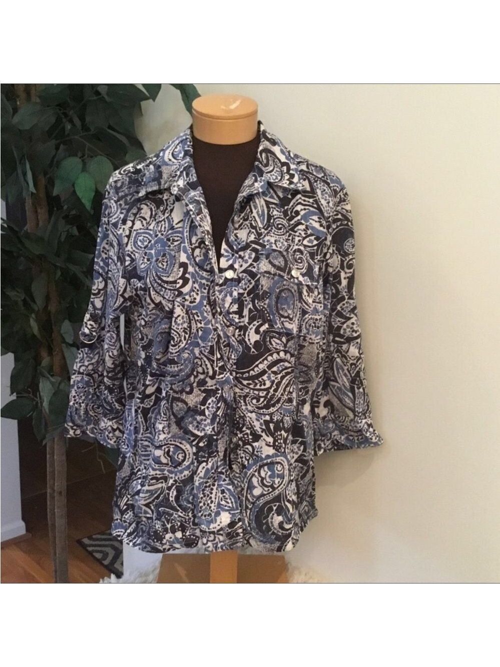 Karen Scott Button Down top Womans Large shades of blue and white silver…